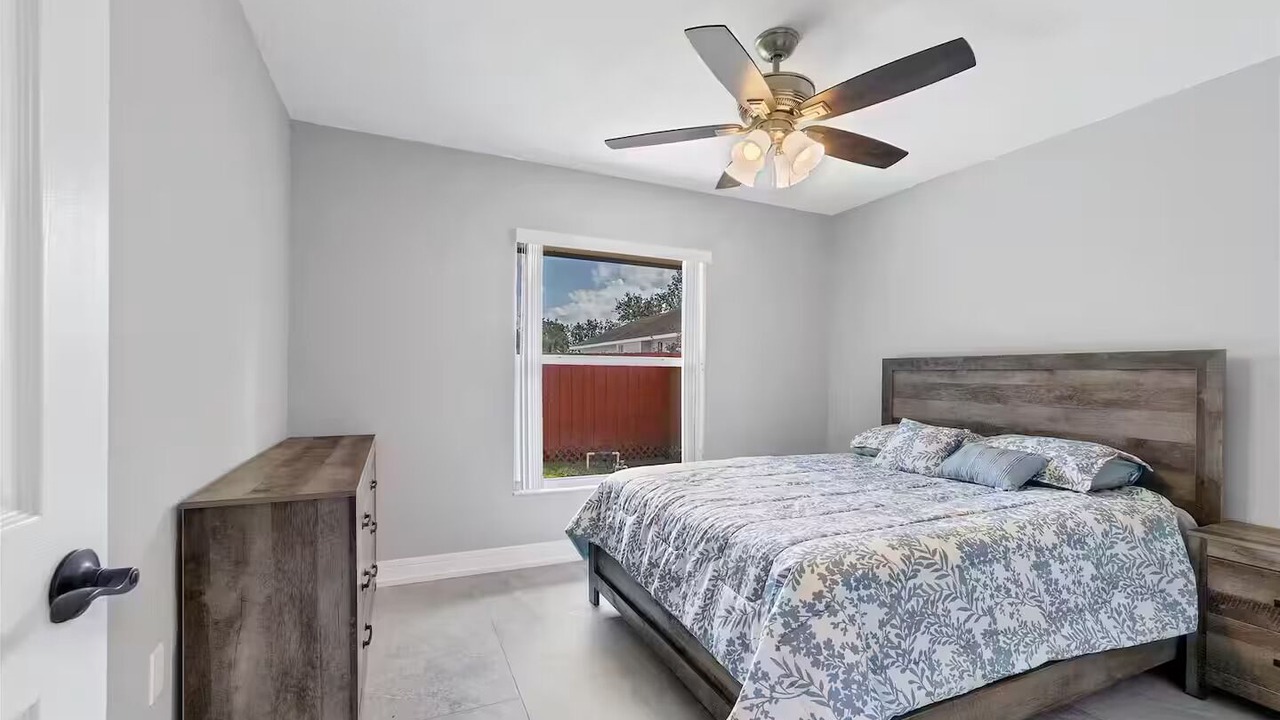 Photo of Bedroom in Lake Sarasota