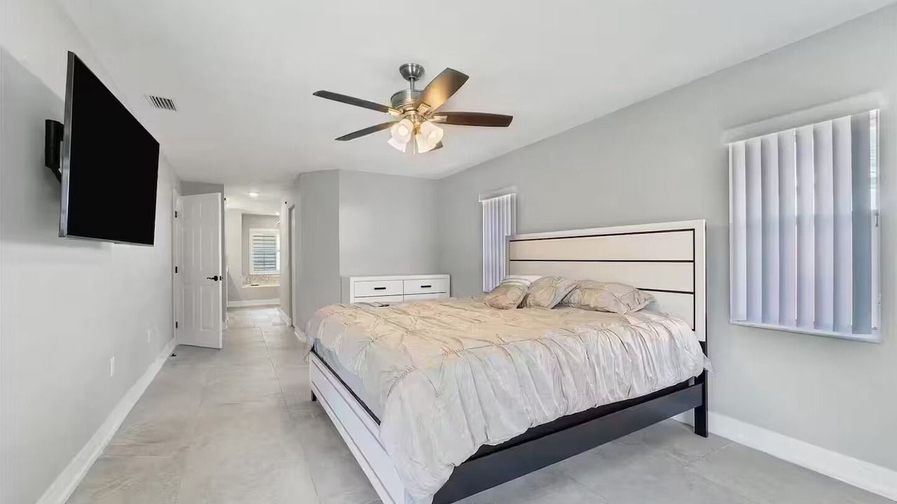 Photo of Bedroom in Lake Sarasota