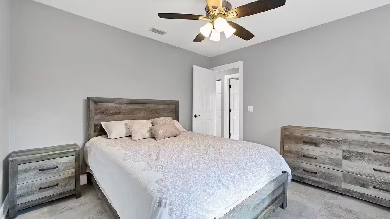 Photo of Bedroom in Lake Sarasota