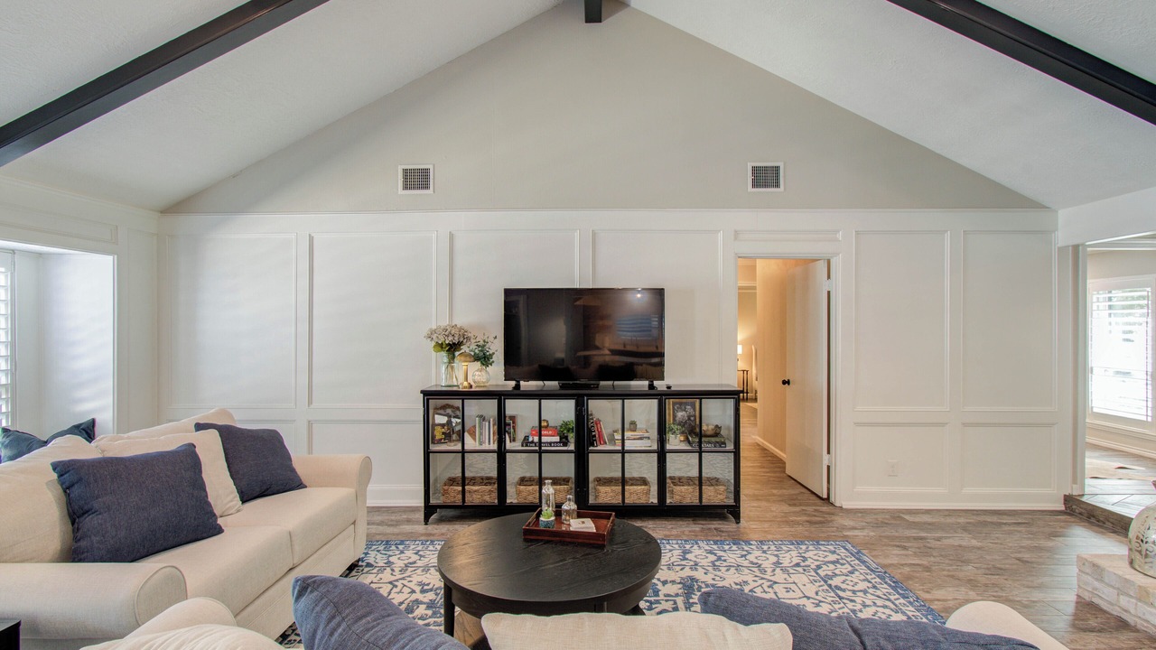 Photo of Livingroom in Northampton