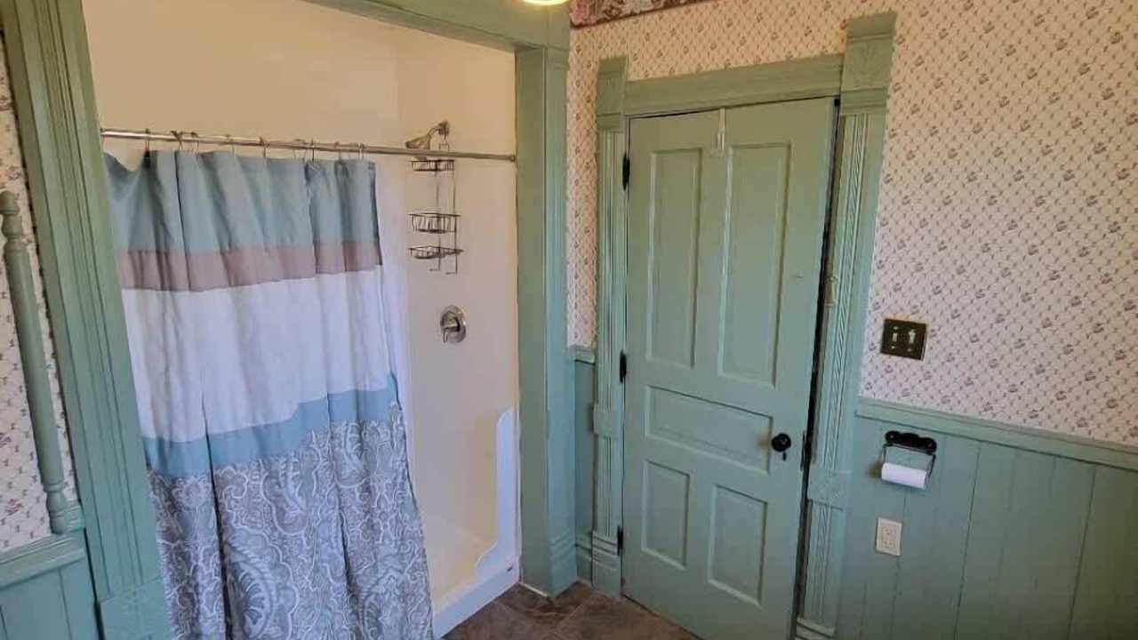 Photo of Bathroom in West Washington
