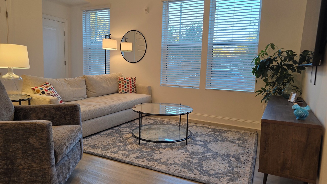 Photo of Livingroom in Downtown