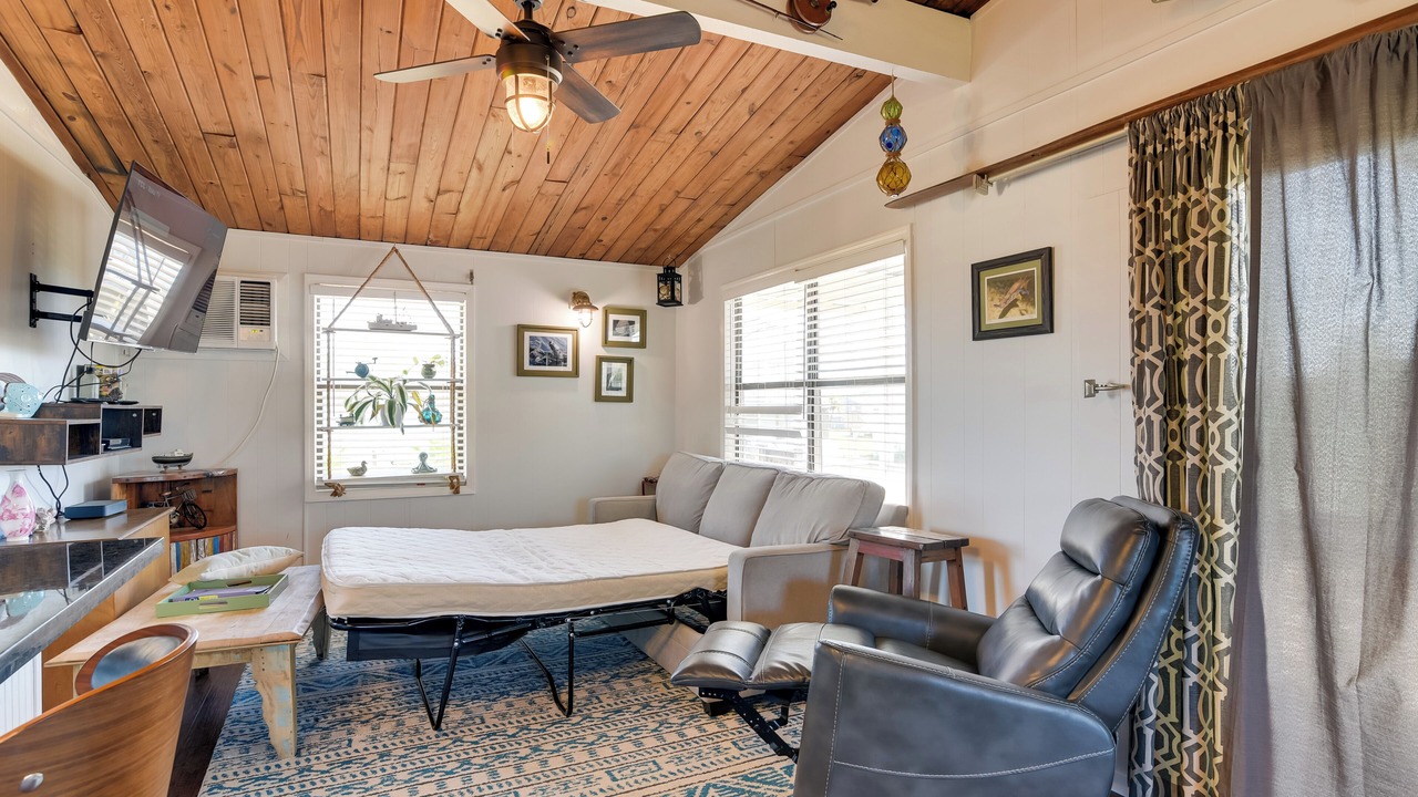 Photo of Bedroom in Galveston
