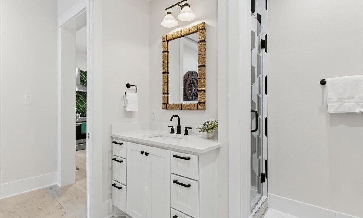 Photo of Bathroom in Cinnamon Shore