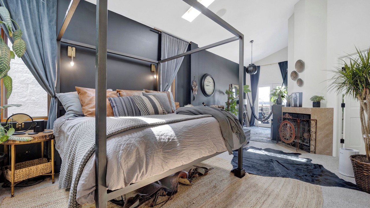 Photo of Bedroom in Wicker Park