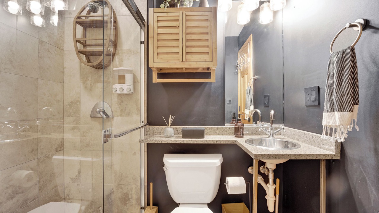 Photo of Bathroom in Wicker Park