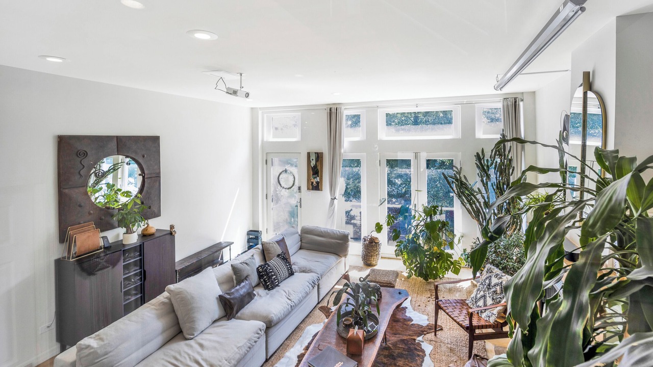 Photo of Livingroom in Wicker Park
