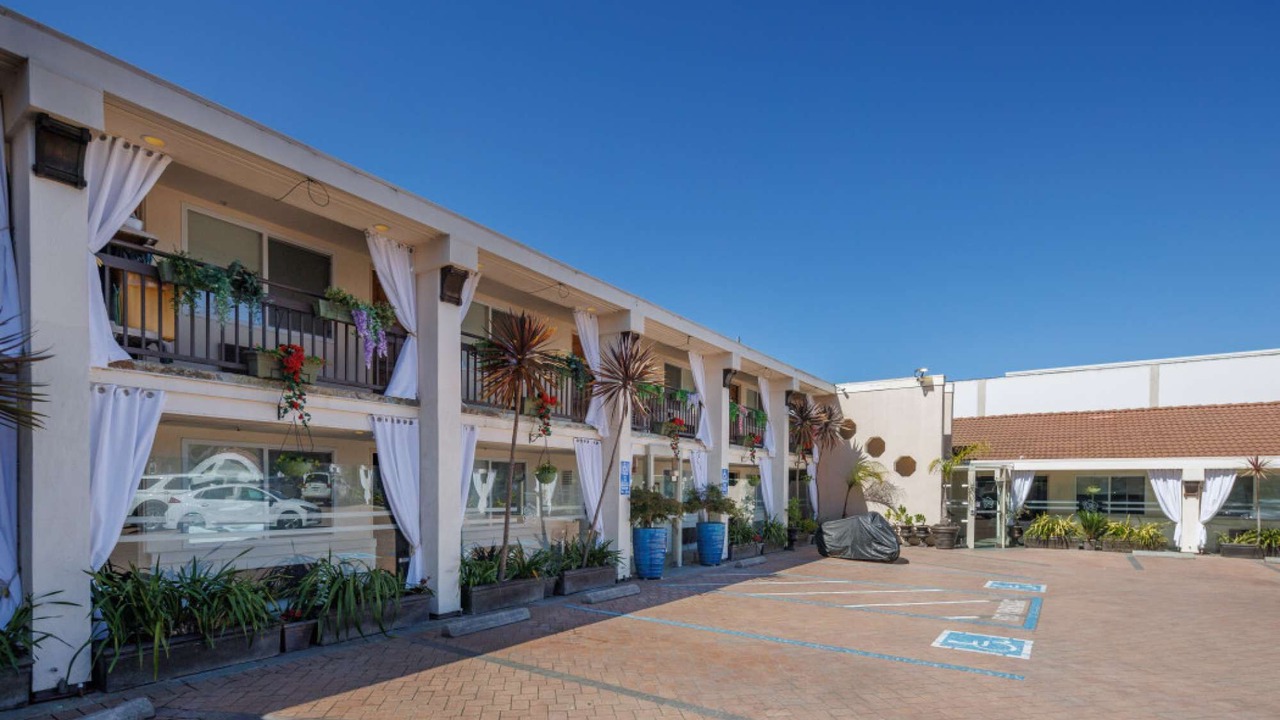 Photo of Others in Millbrae