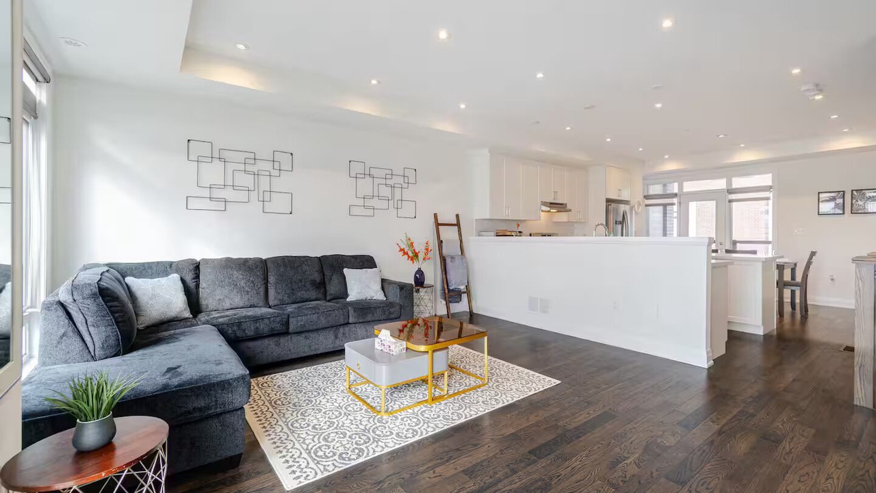 Photo of Livingroom in Beverley Glen