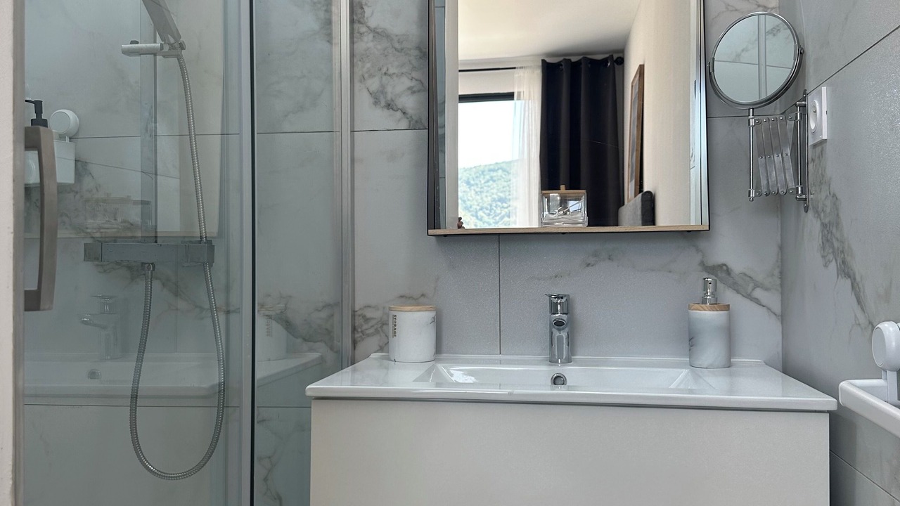 Photo of Bathroom in Saint-Vallier