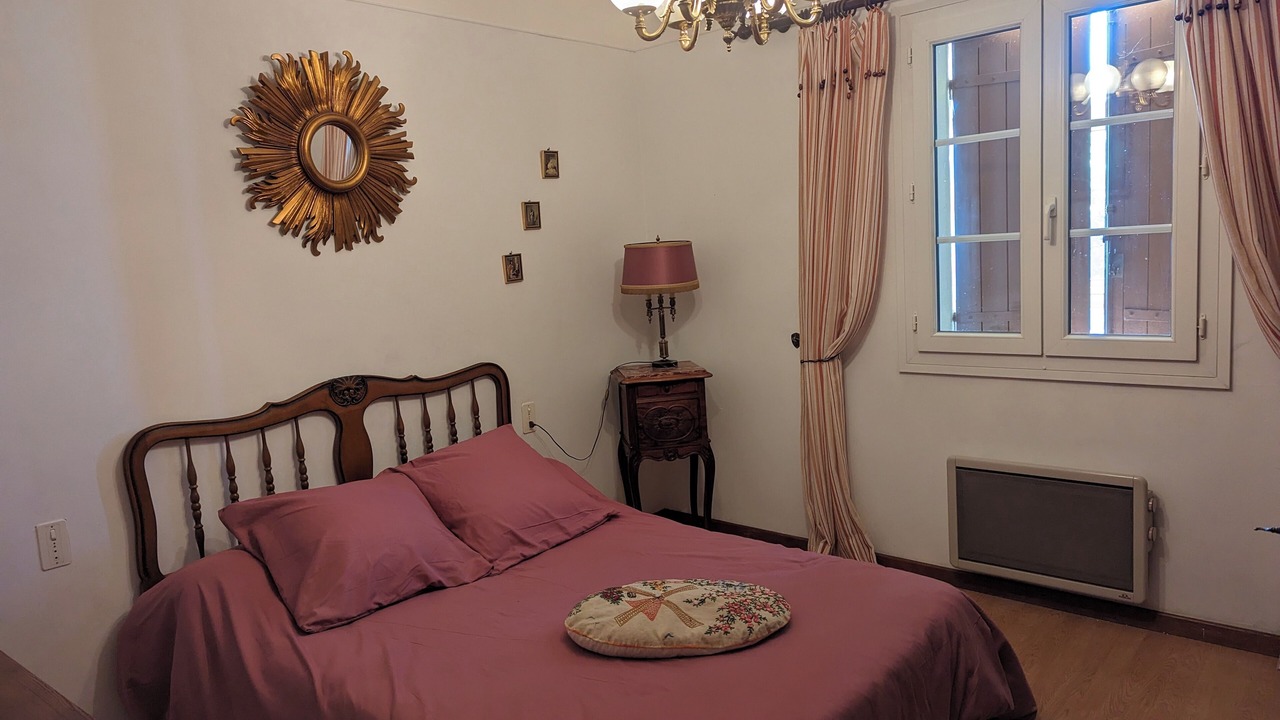 Photo of Bedroom in Caumont-sur-Durance