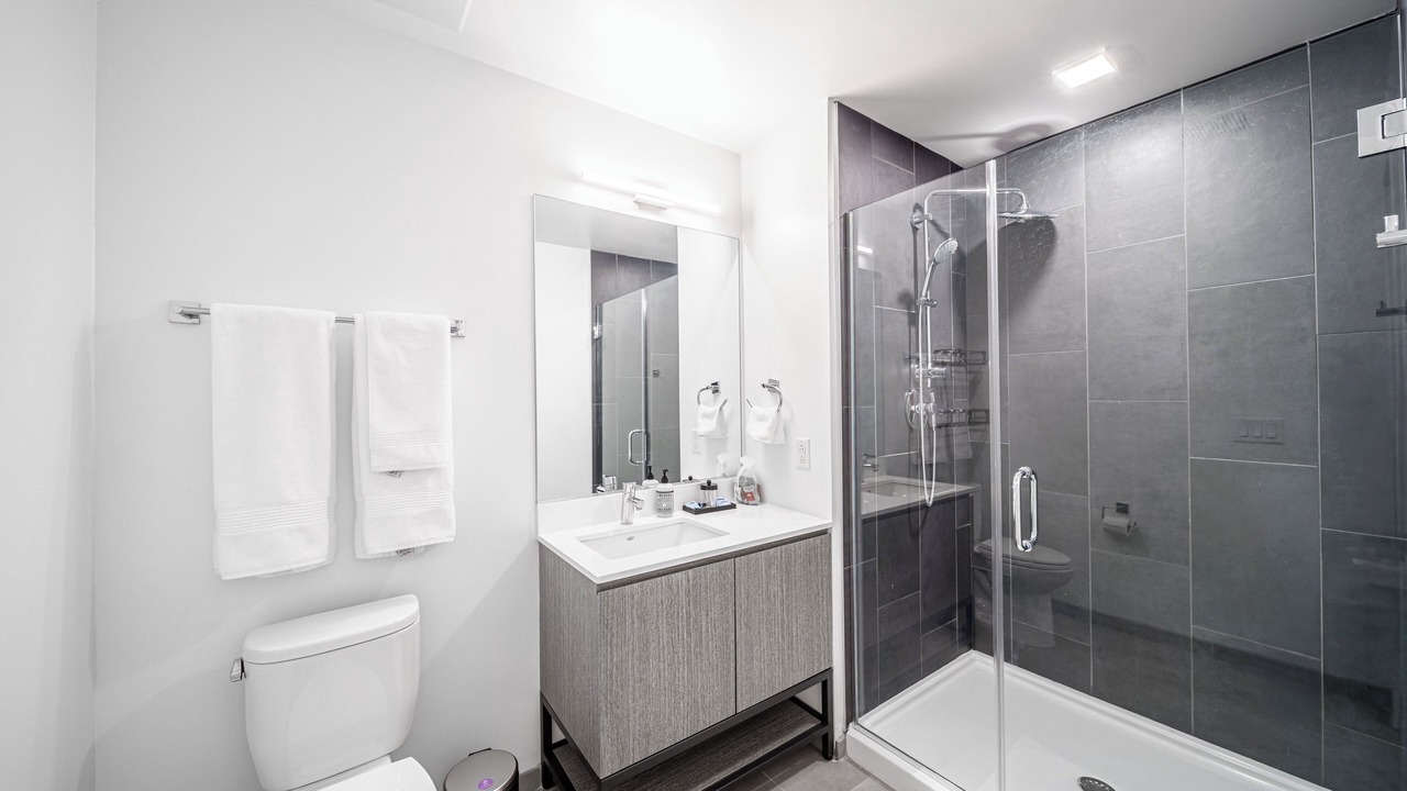 Photo of Bathroom in Music Row