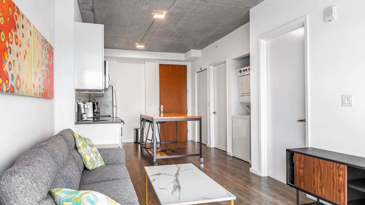 Photo of Livingroom in Music Row