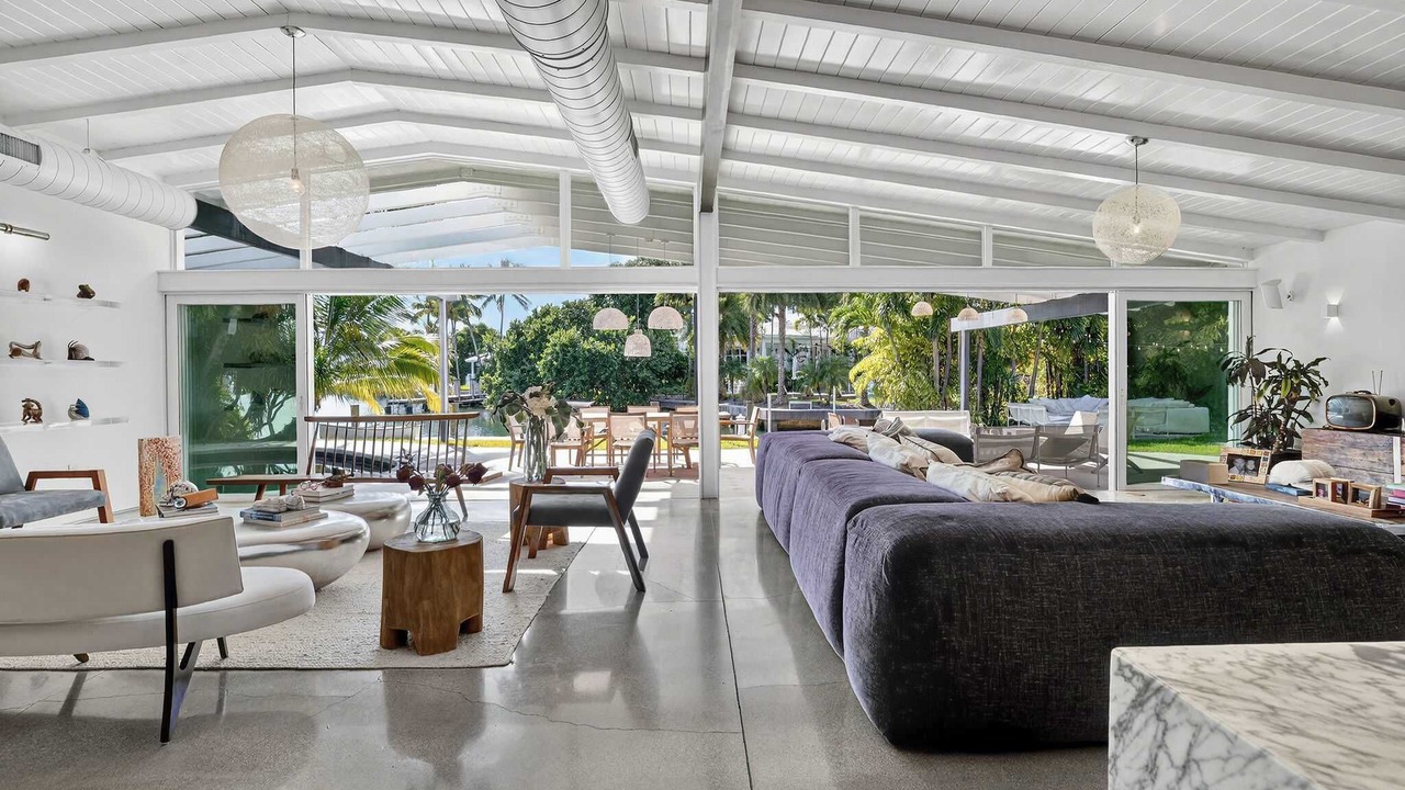 Photo of Livingroom in Key Biscayne