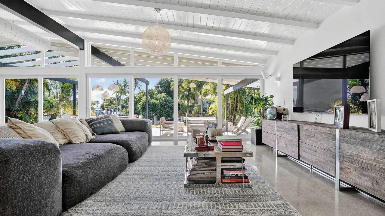 Photo of Livingroom in Key Biscayne