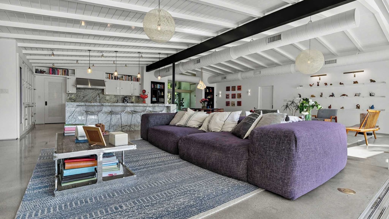 Photo of Livingroom in Key Biscayne