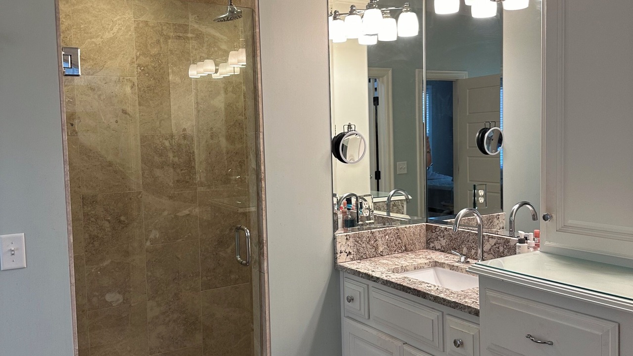 Photo of Bathroom in Fairway