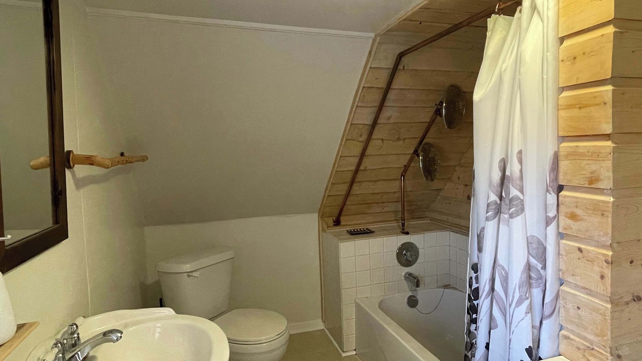 Photo of Bathroom in Crow Head