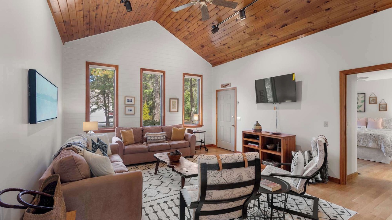 Photo of Livingroom in Campground Landing