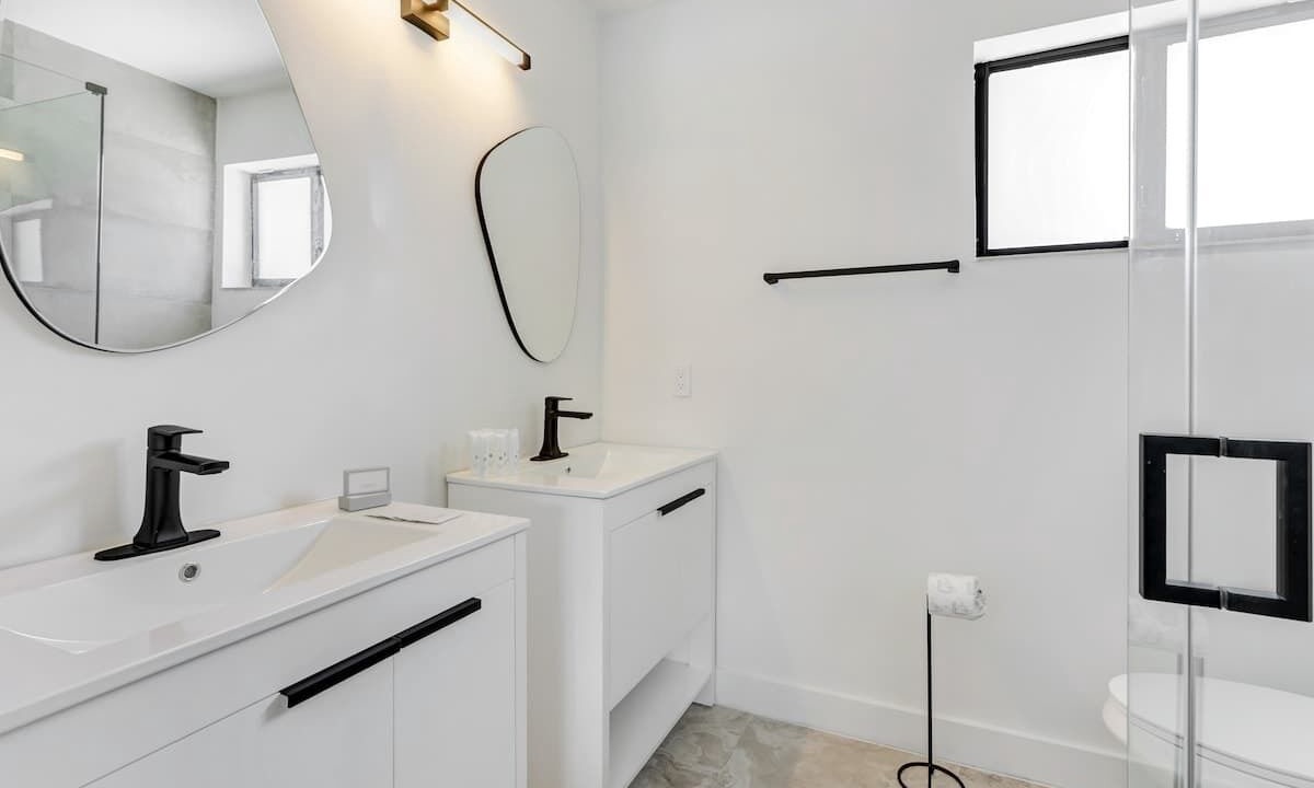 Photo of Bathroom in Ojus