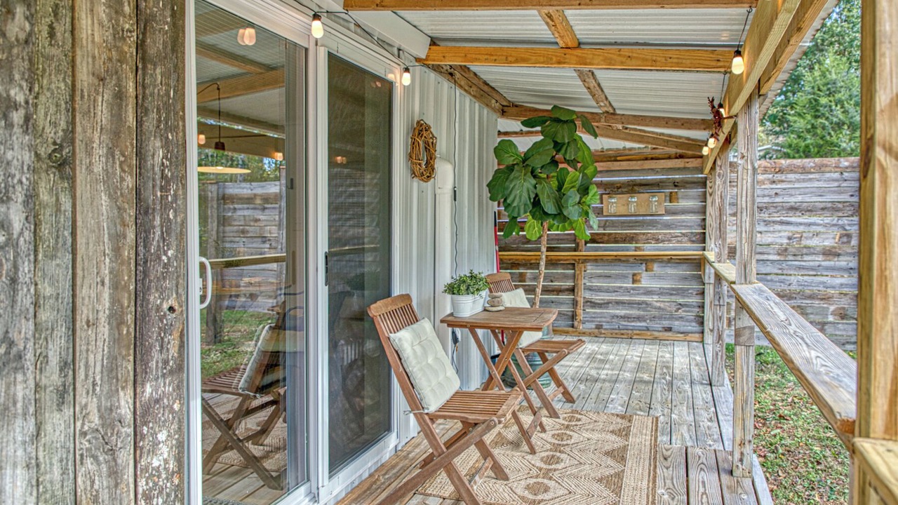 Photo of Patio Balcony in Chestnut Mound