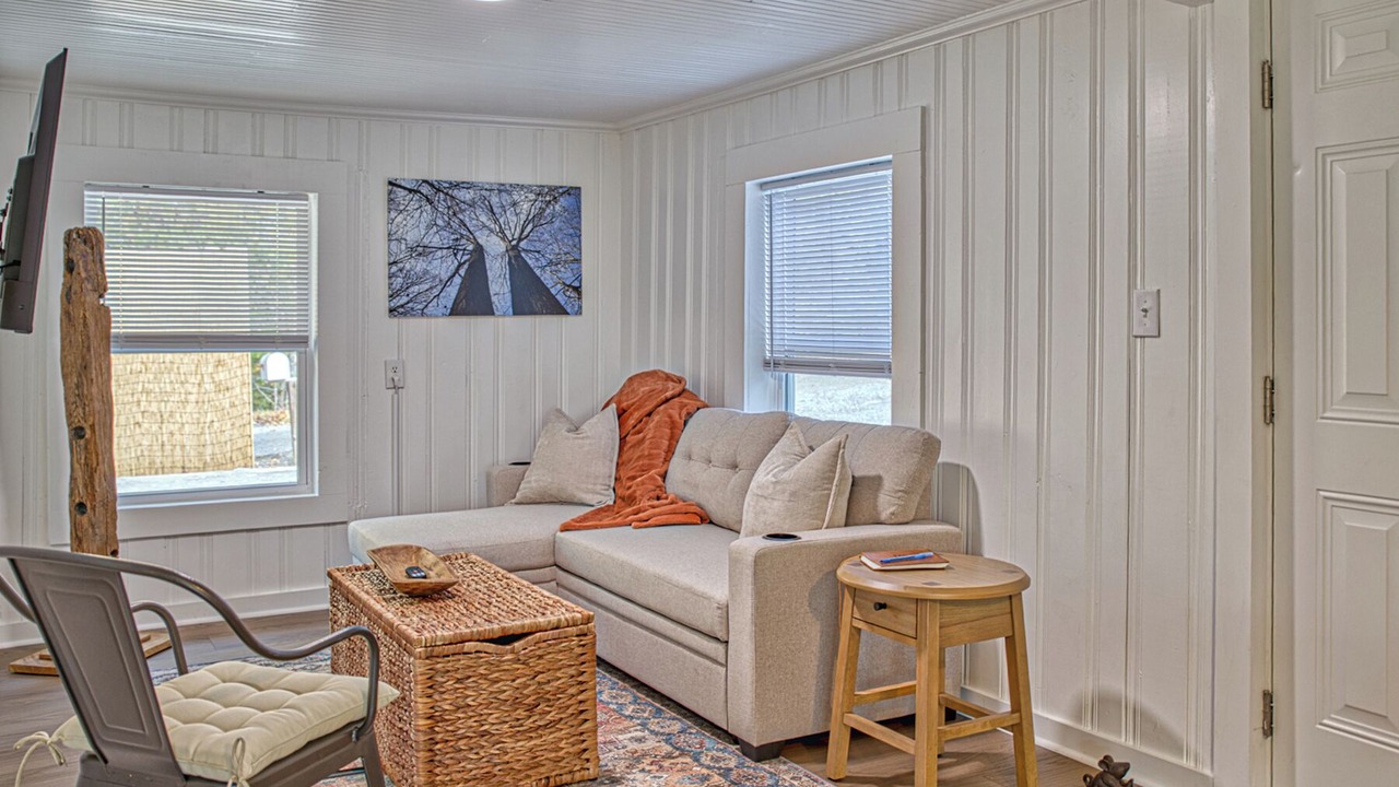 Photo of Livingroom in Chestnut Mound