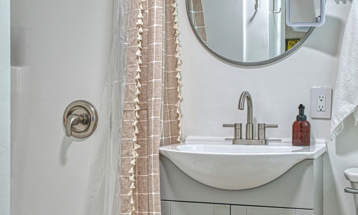 Photo of Bathroom in Chestnut Mound