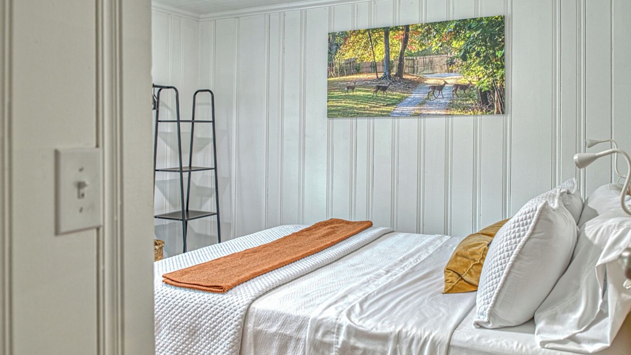 Photo of Bedroom in Chestnut Mound