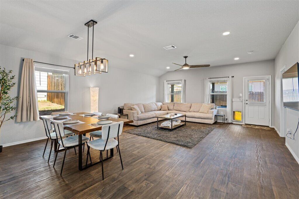 Photo of Livingroom in Austin