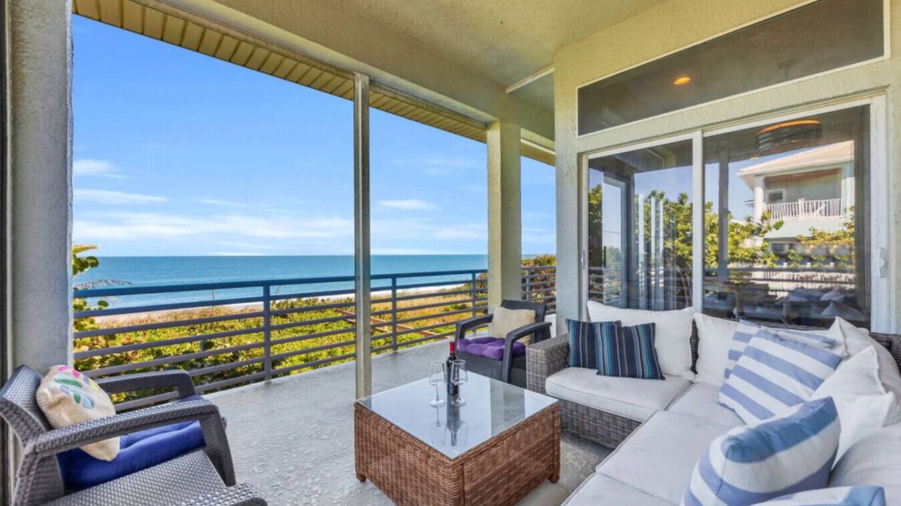 Photo of Livingroom in Melbourne Beach