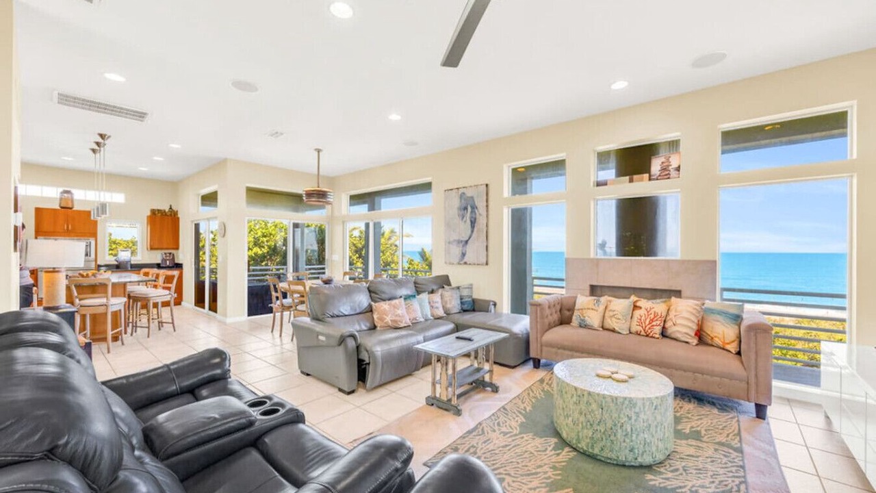 Photo of Livingroom in Melbourne Beach