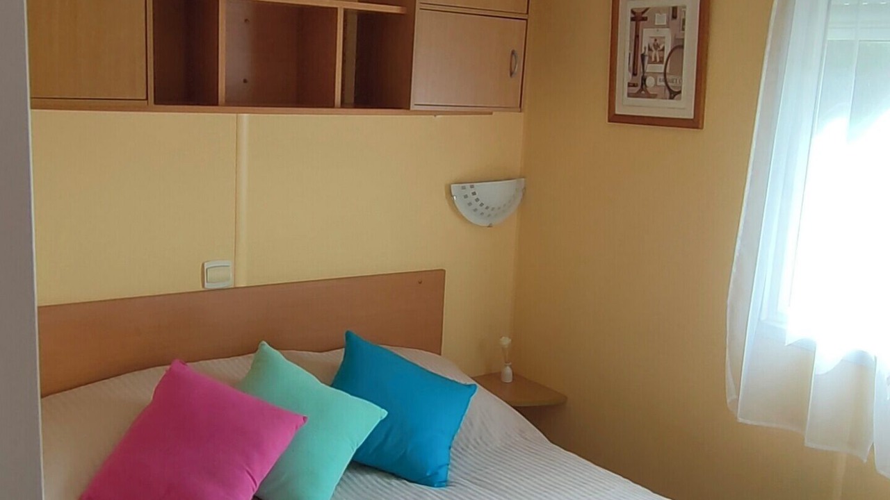 Photo of Bedroom in Meounes-les-Montrieux