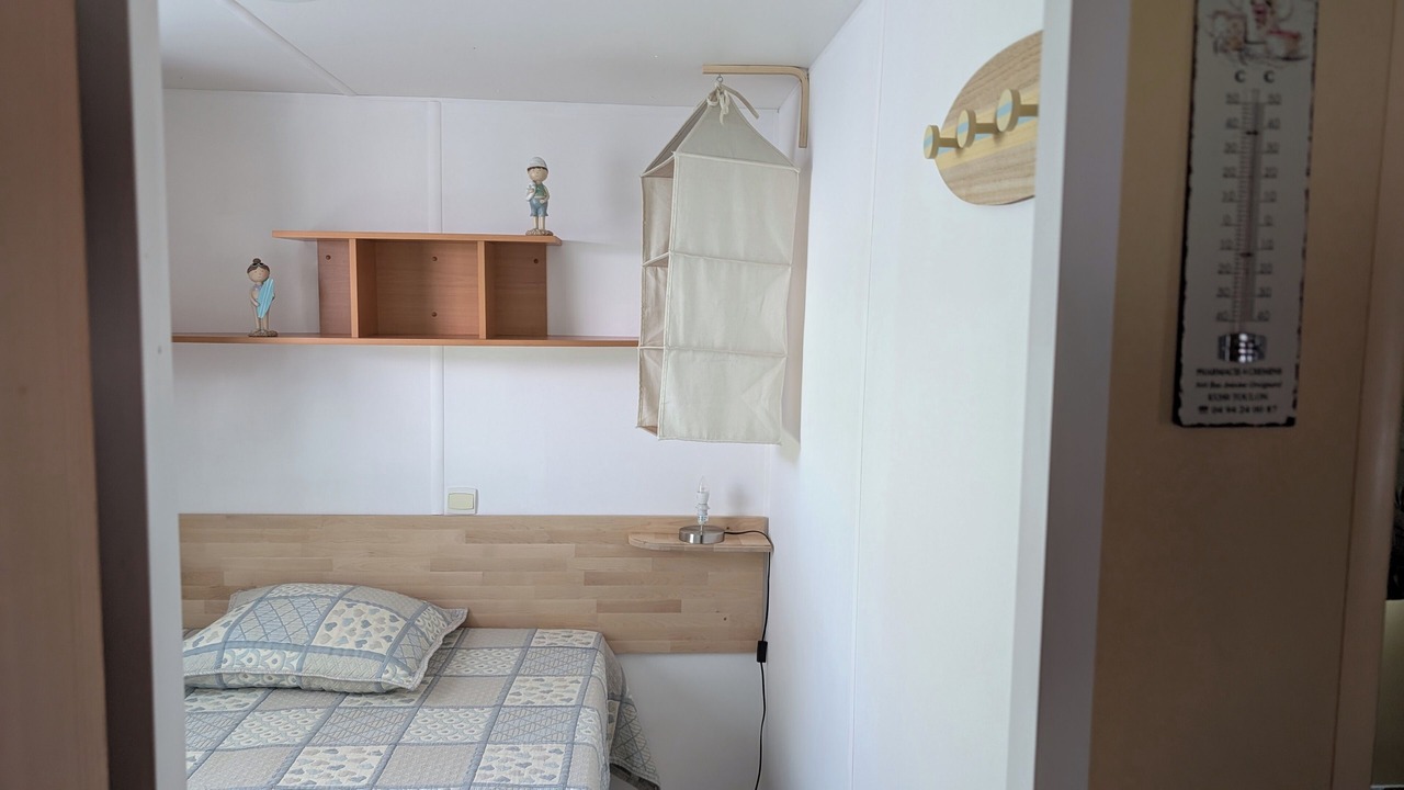 Photo of Bedroom in Meounes-les-Montrieux