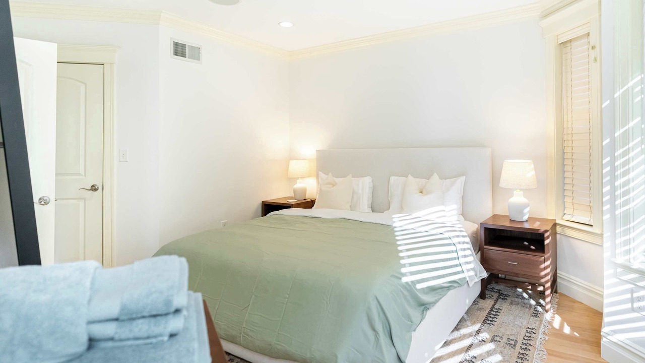 Photo of Bedroom in Fenway–Kenmore