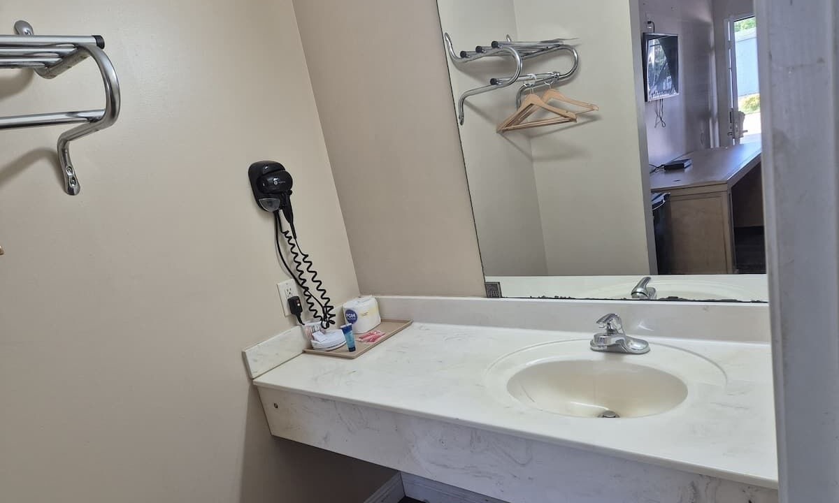 Photo of Bathroom in Chickamauga