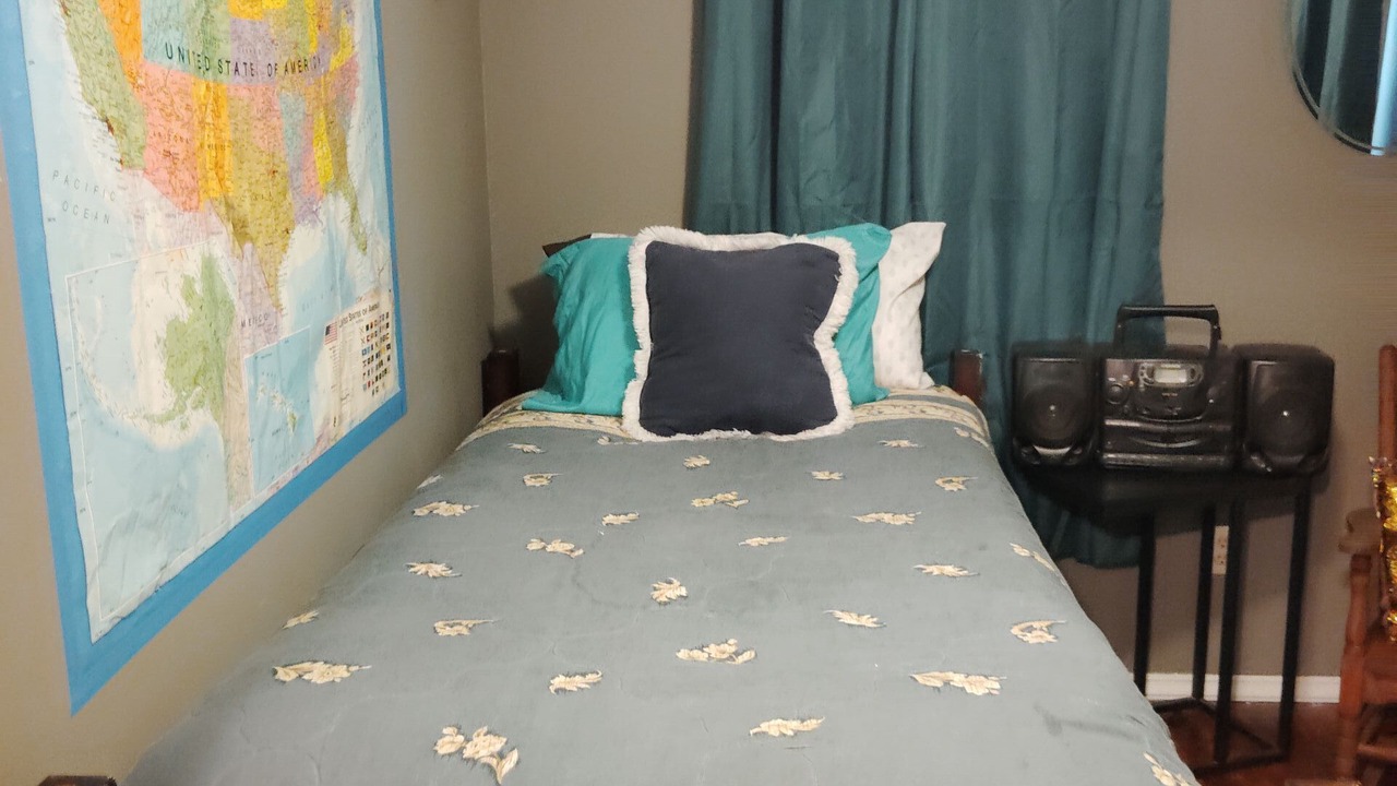 Photo of Bedroom in Lee's Summit