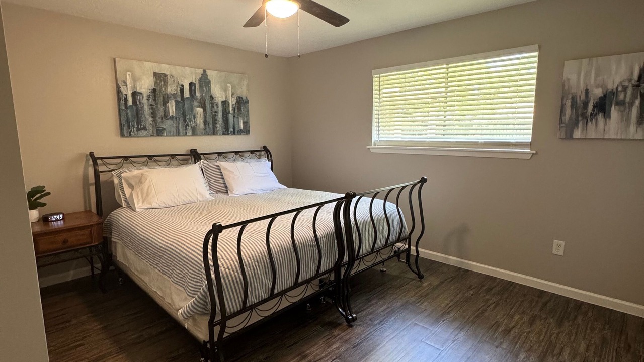 Photo of Bedroom in Friendswood