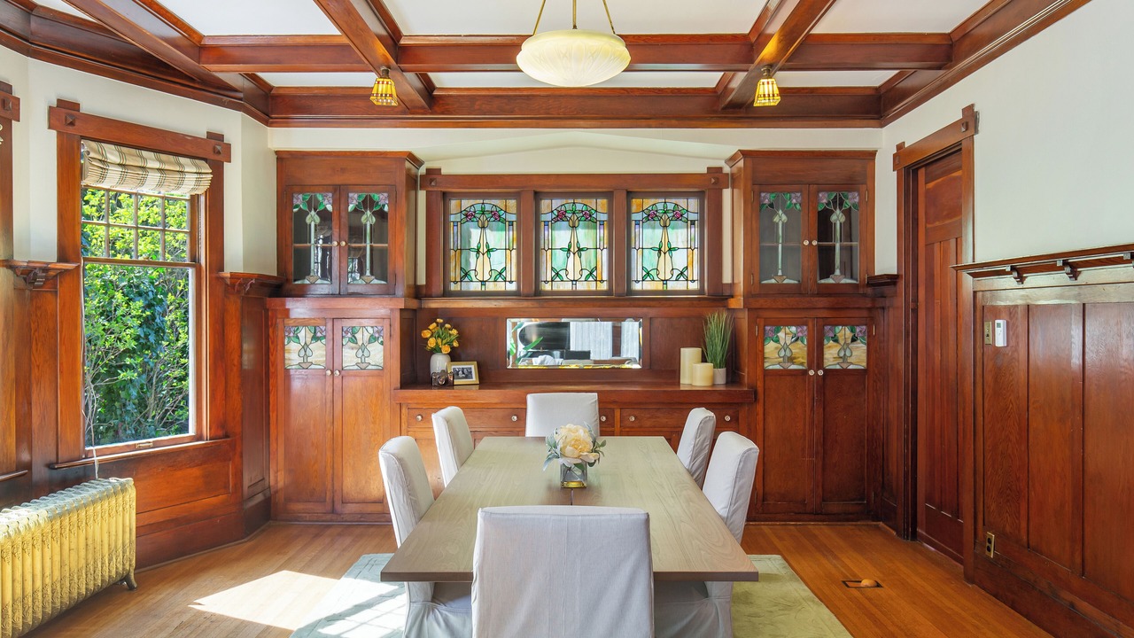 Photo of Livingroom in East Queen Anne