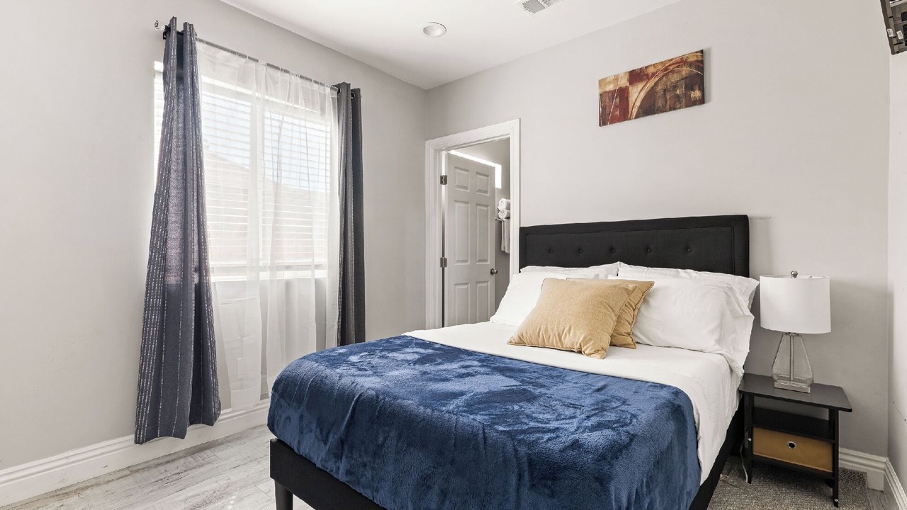 Photo of Bedroom in Los Angeles