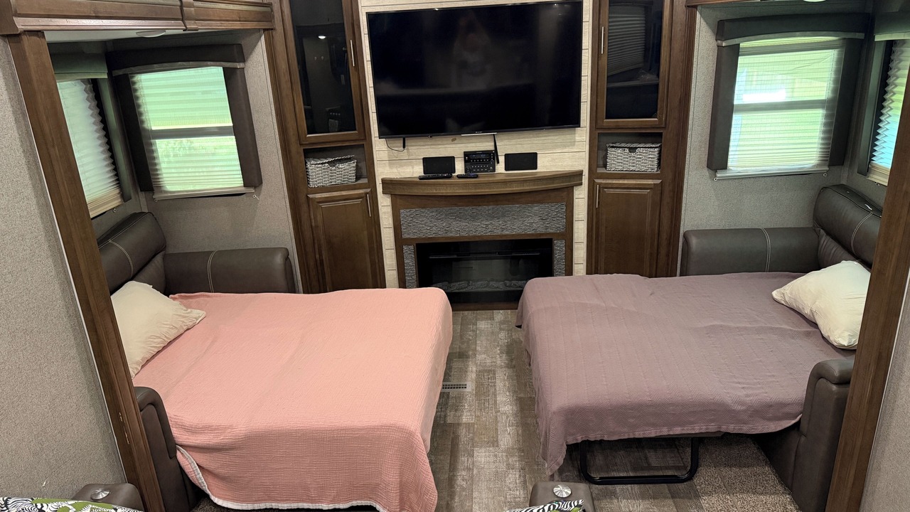 Photo of Bedroom in Anahuac