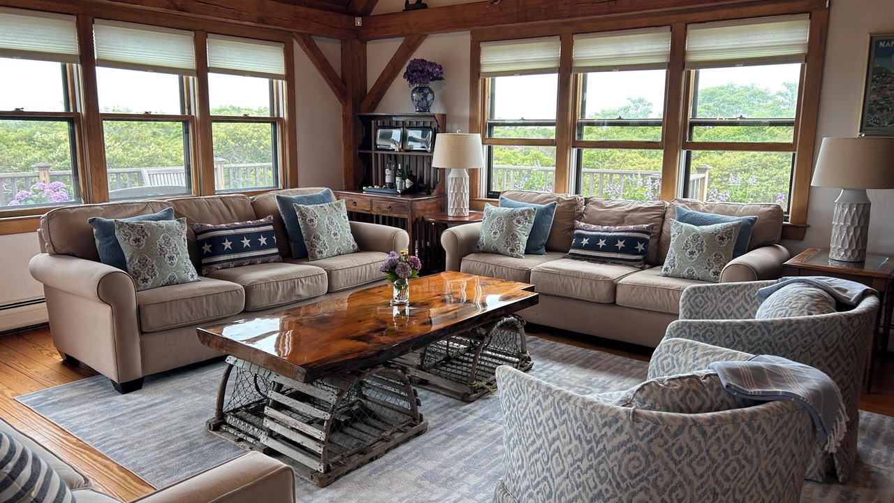 Photo of Livingroom in Tom Nevers