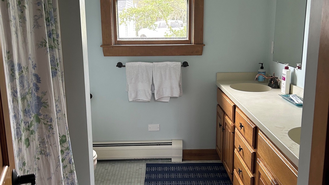 Photo of Bathroom in Tom Nevers