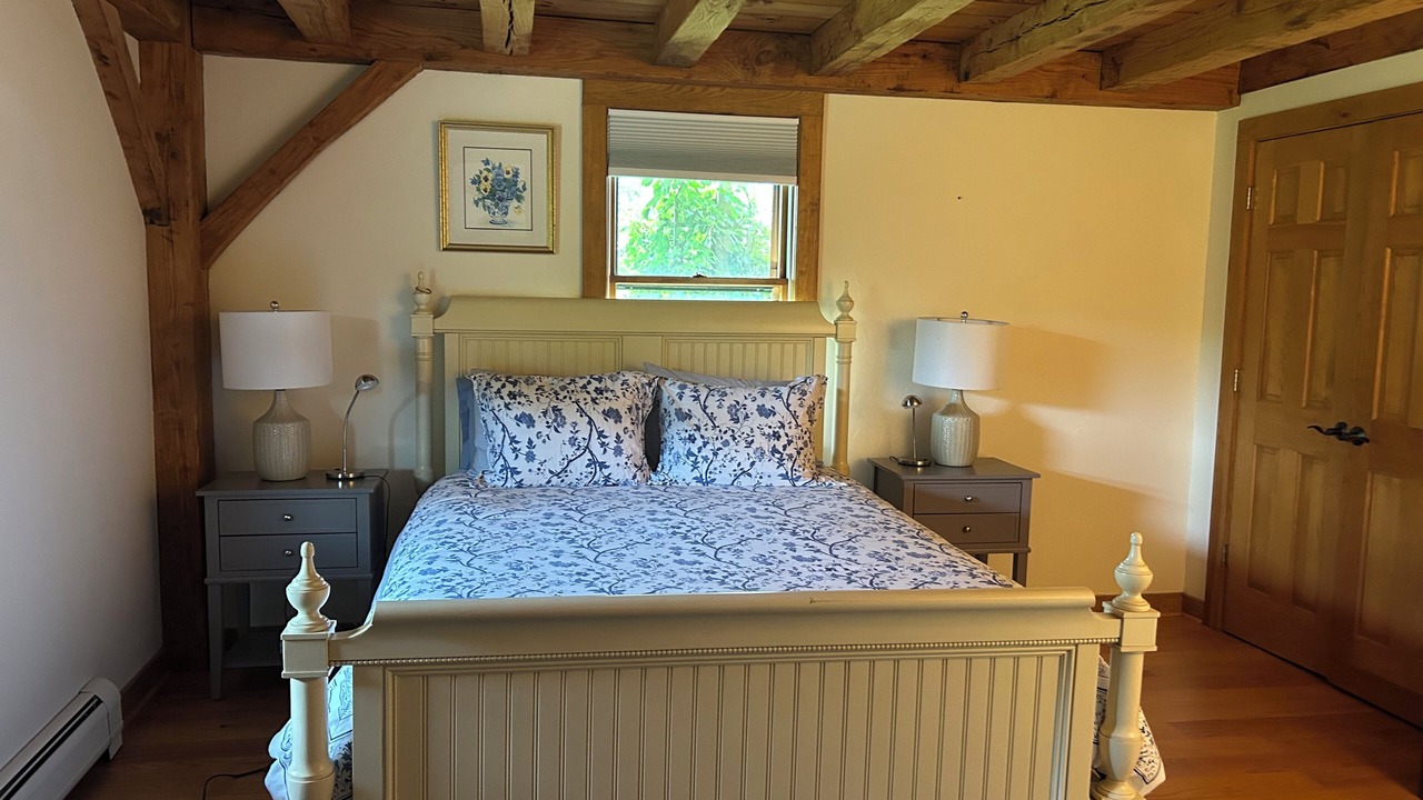 Photo of Bedroom in Tom Nevers