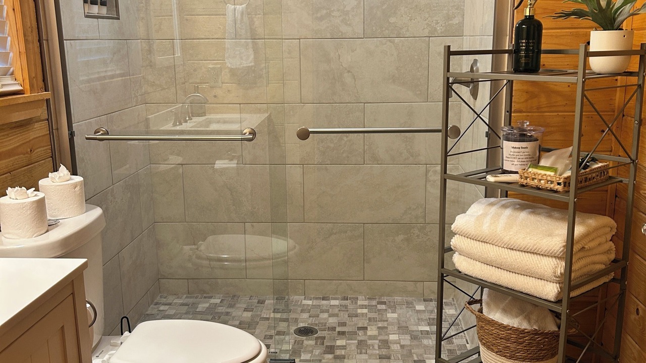 Photo of Bathroom in Broken Bow