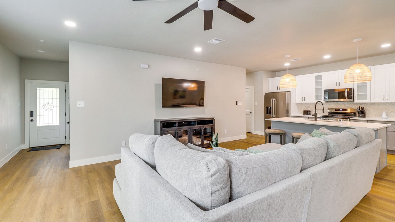 Photo of Livingroom in Central Arlington