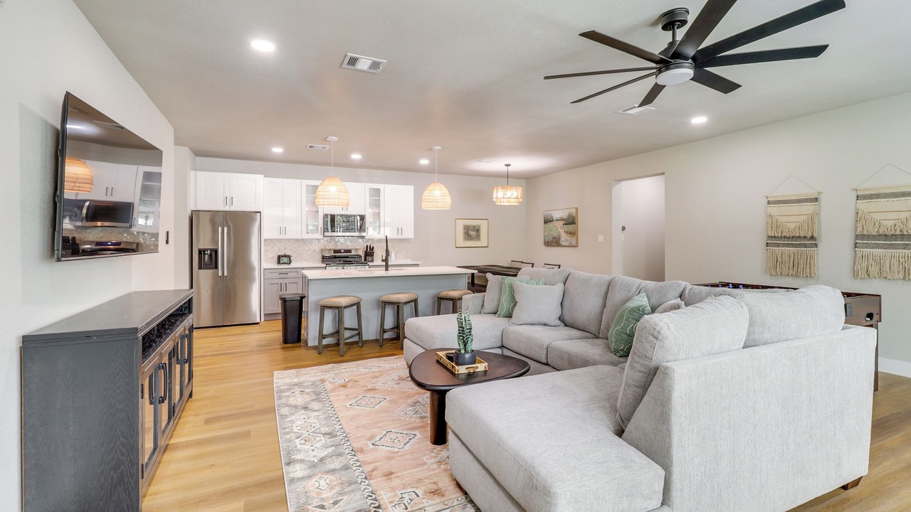 Photo of Livingroom in Central Arlington