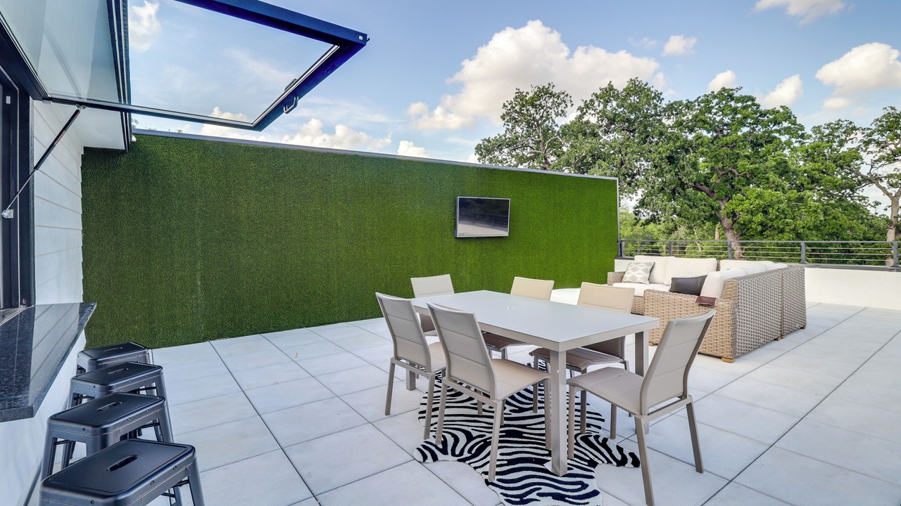 Photo of Outdoor in Central Arlington