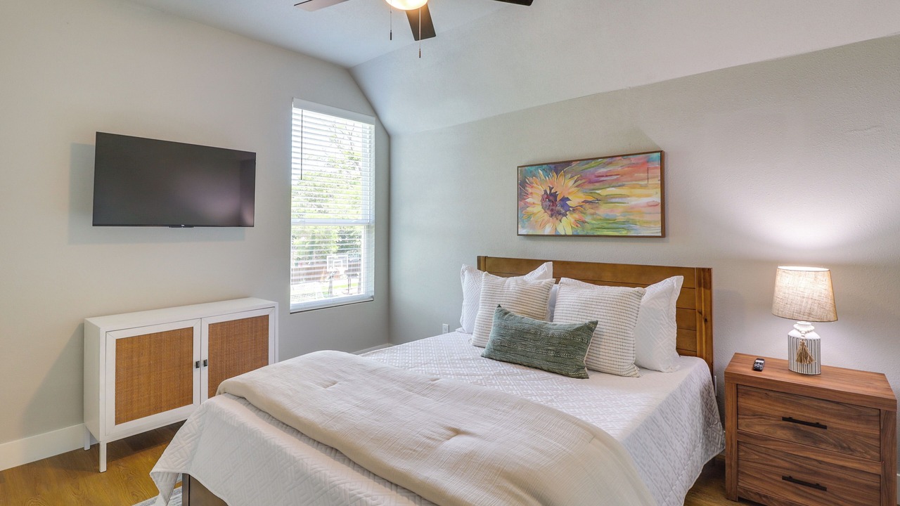 Photo of Bedroom in Central Arlington