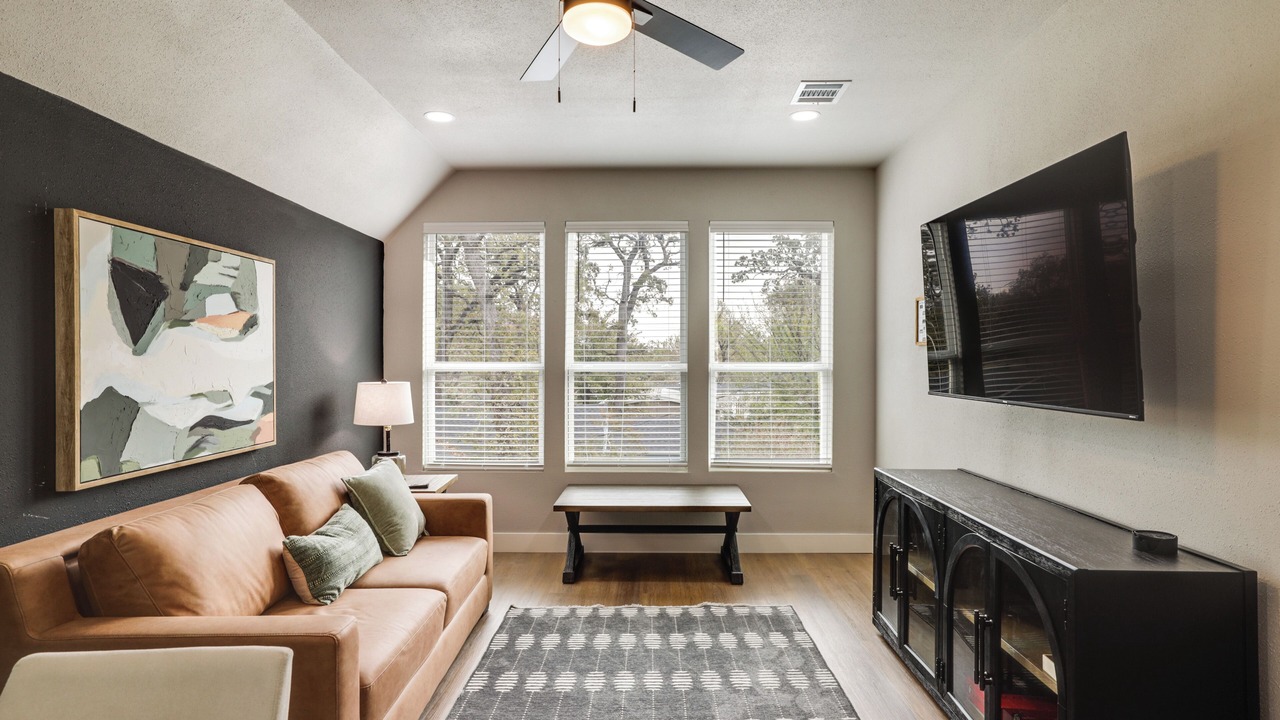 Photo of Livingroom in Central Arlington