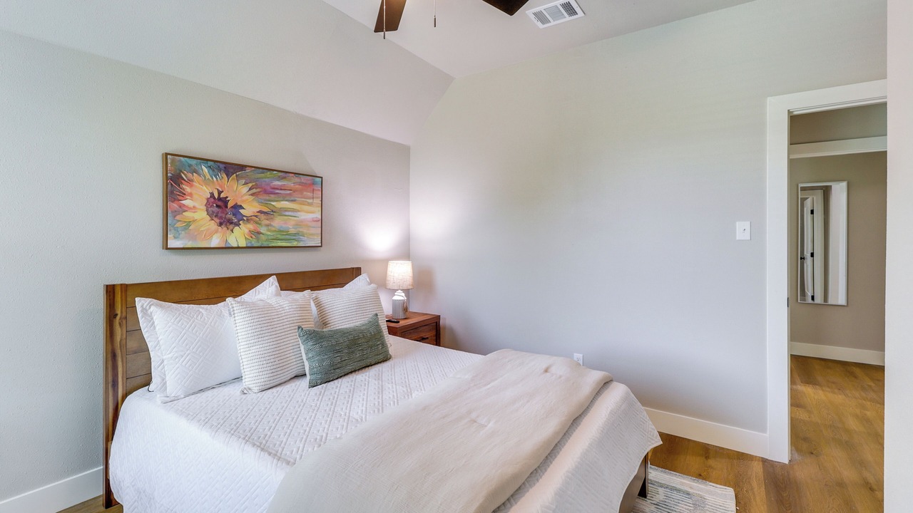 Photo of Bedroom in Central Arlington